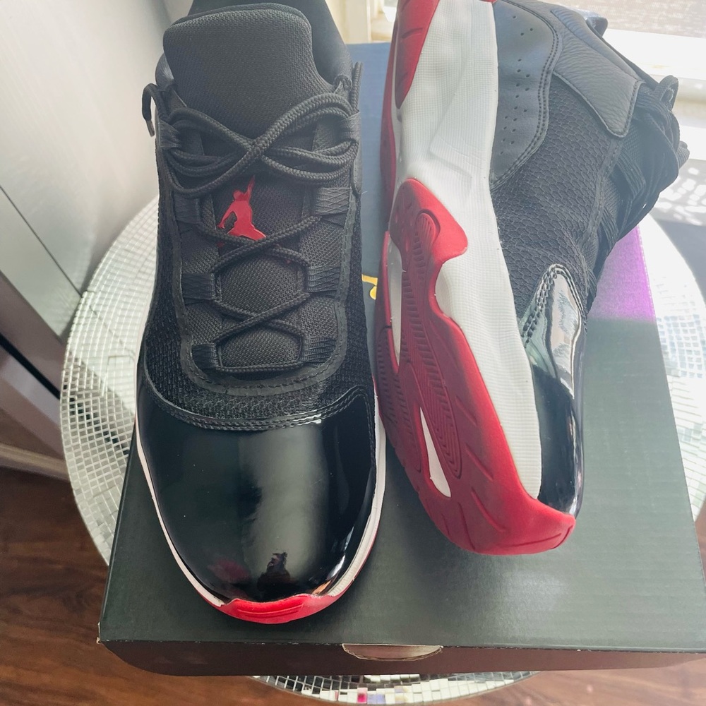 Air Jordan 11 CMFT LOW